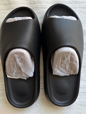 Yeezy Black Foam Slide Sandals New